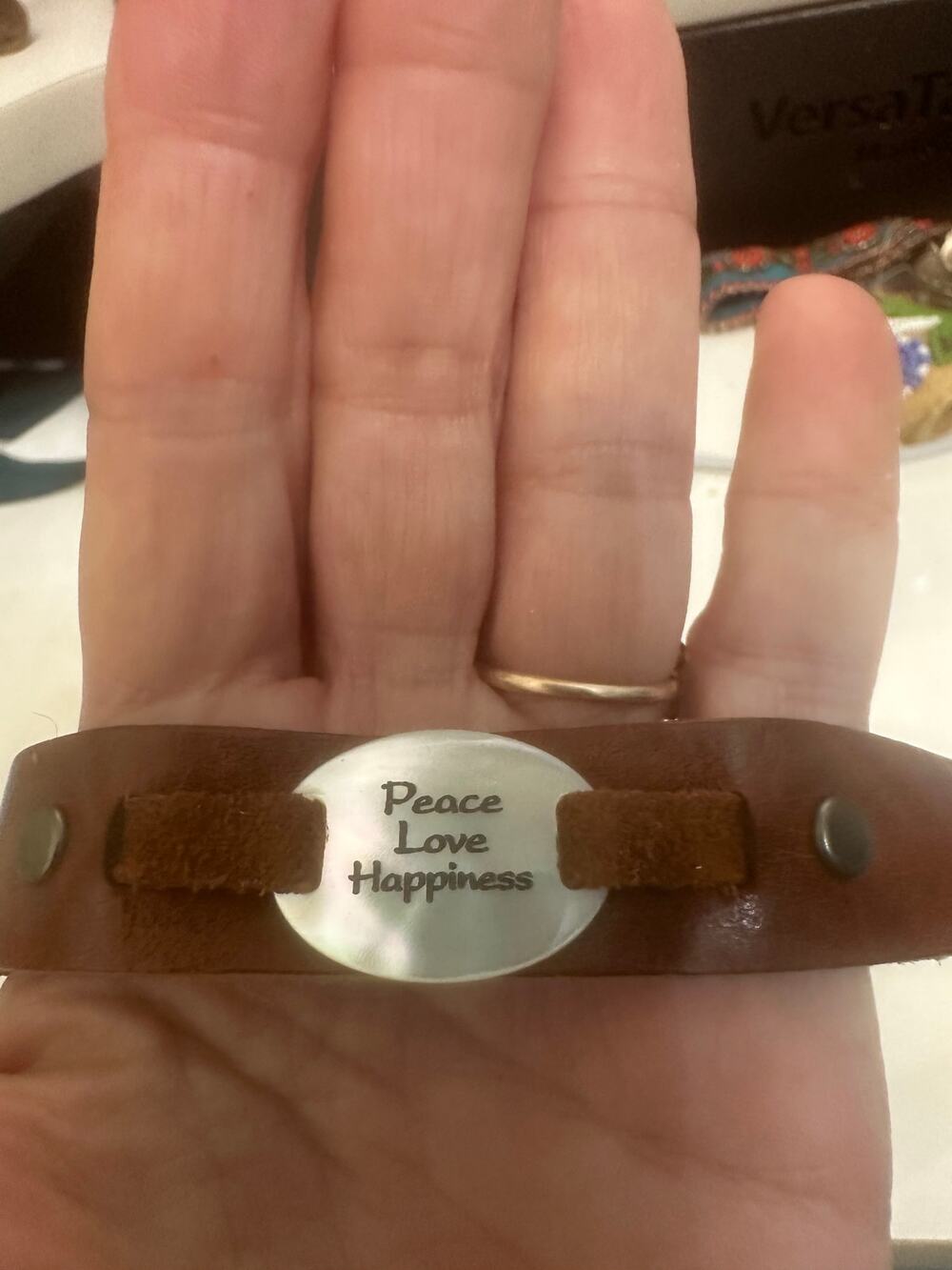 VINTAGE NEVER WORN DILLON ROGERS LEATHER & MOTHER OF PEARL PEACE LOVE BRACELET